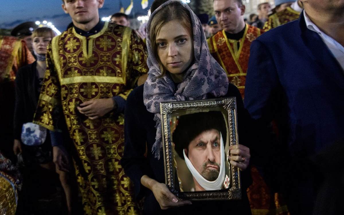 Кому помогает бог?