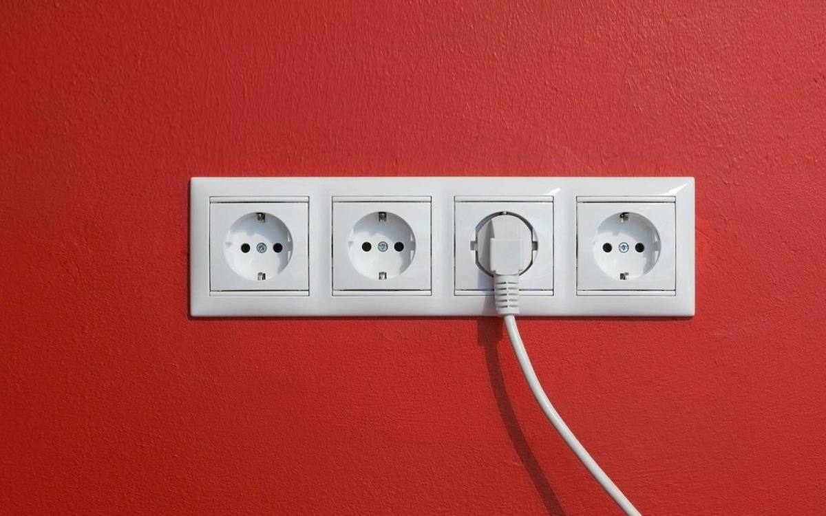 Да чё там?! Вилку в розетку воткнуть...