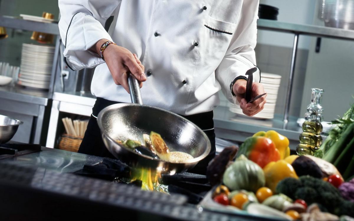 Апатия персонала и заработок электрика