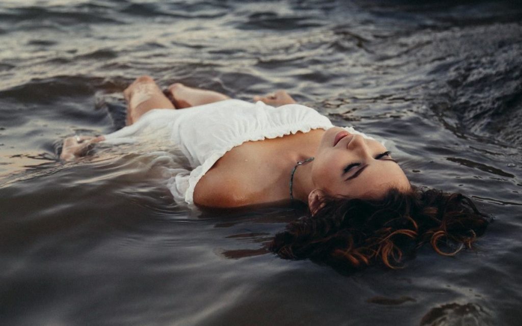 И что теперь - с дамбы прыгнуть?!