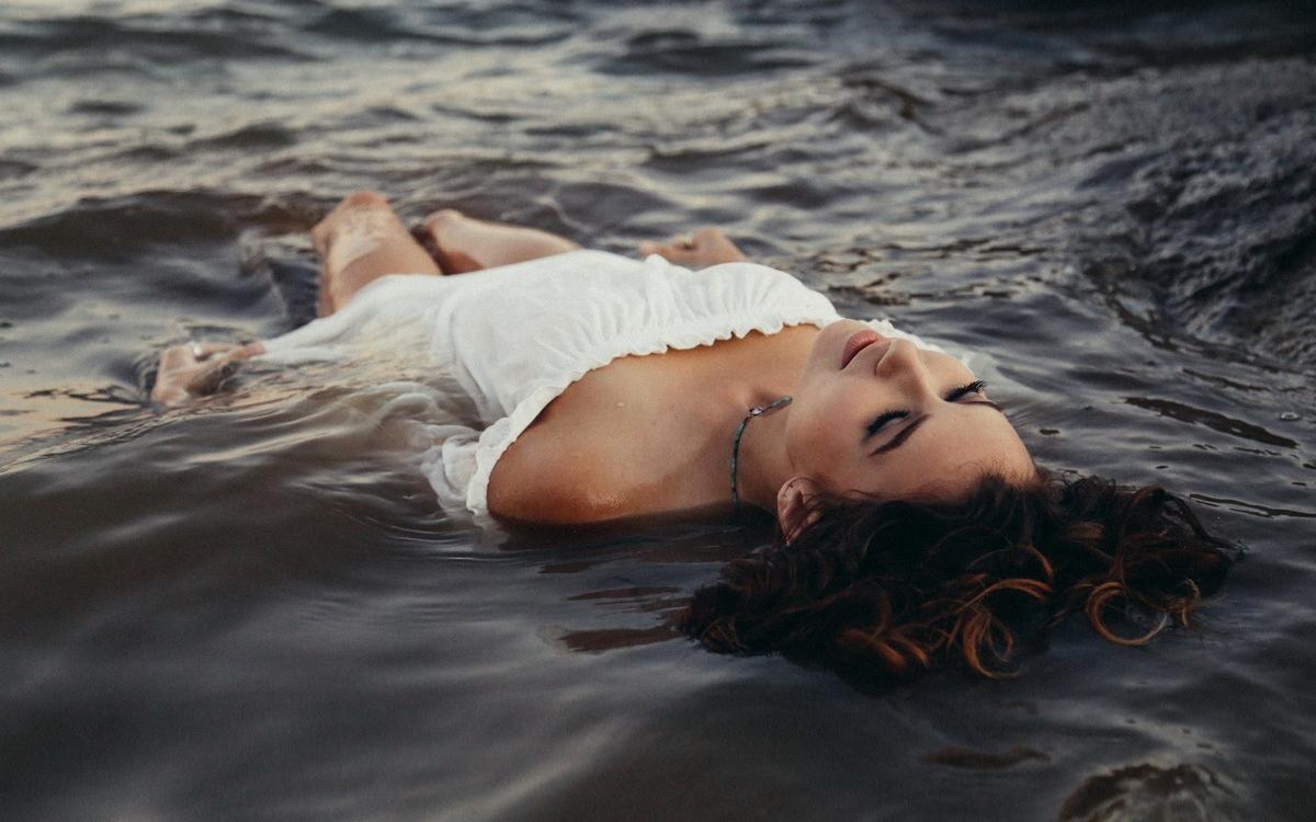 И что теперь - с дамбы прыгнуть?!