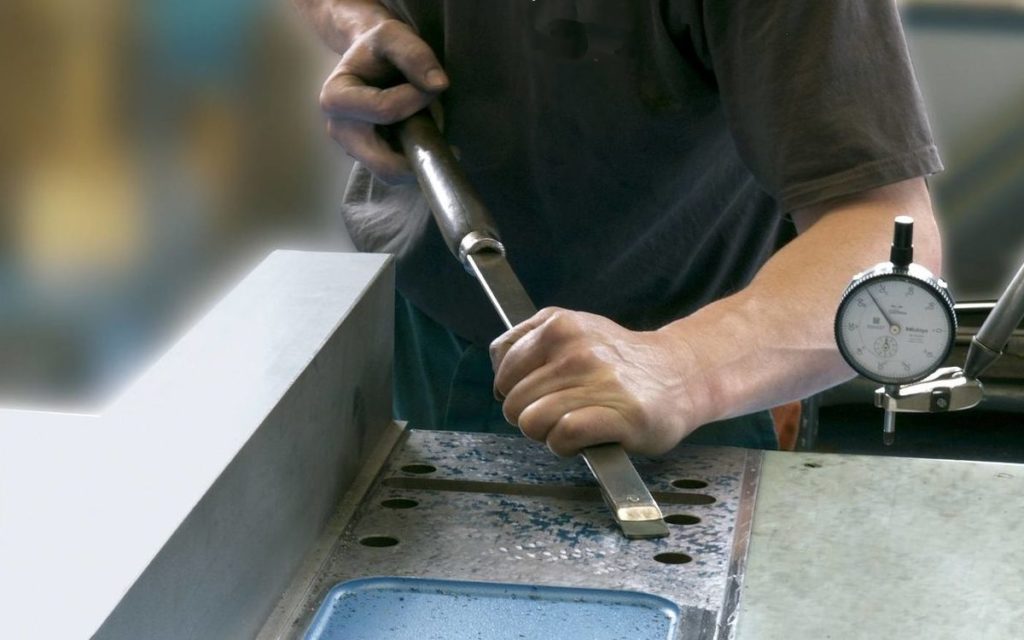 Низкий уровень слесарных навыков