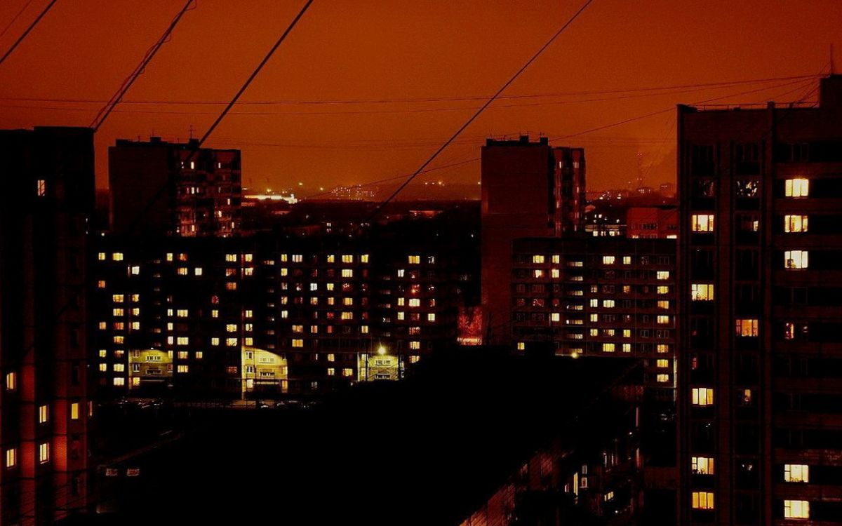 В восьмую квартиру