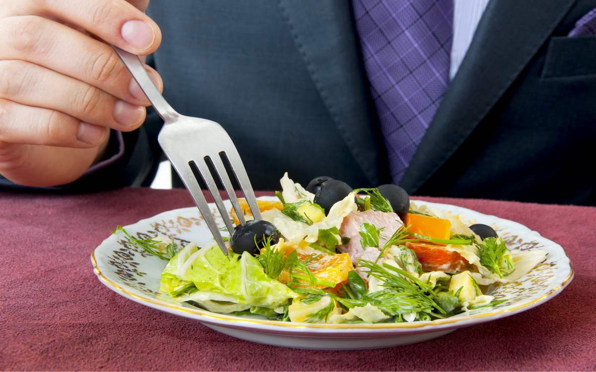 Дядя с вилкой