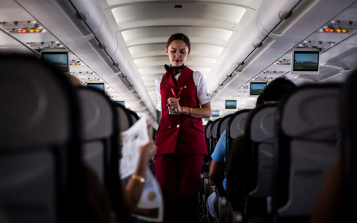 Раздражительная стюардесса и напрашивающиеся аналогии