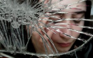 Вопрос со стеклом или Типичные реакции микробизнеса